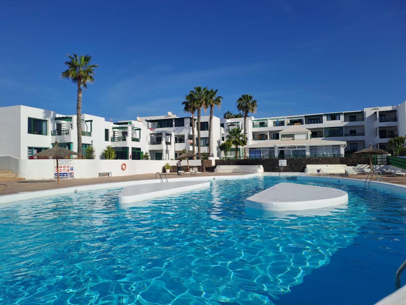 Azul Tuscan Playa Y Piscina Costa Teguise Esterno foto
