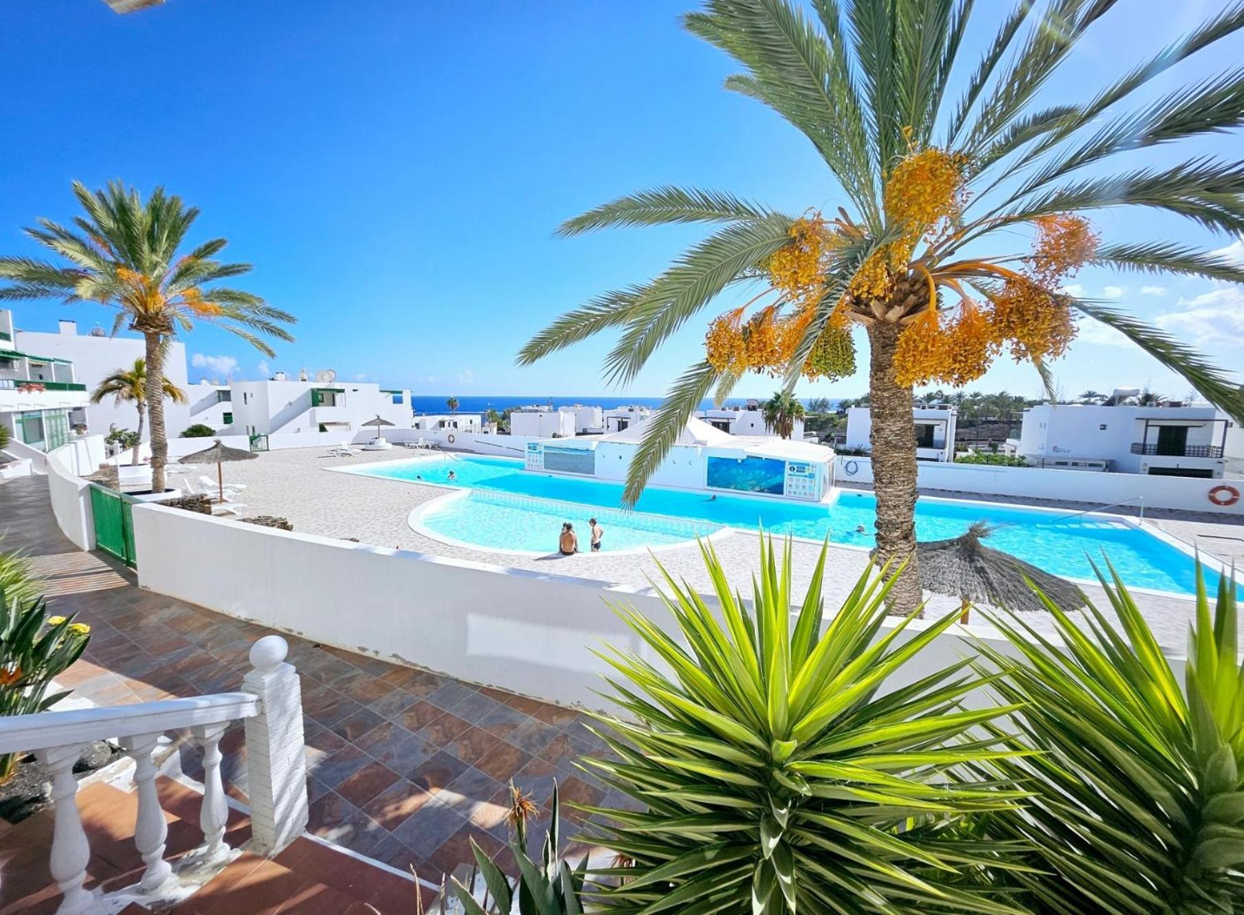 Azul Tuscan Playa Y Piscina Costa Teguise Esterno foto