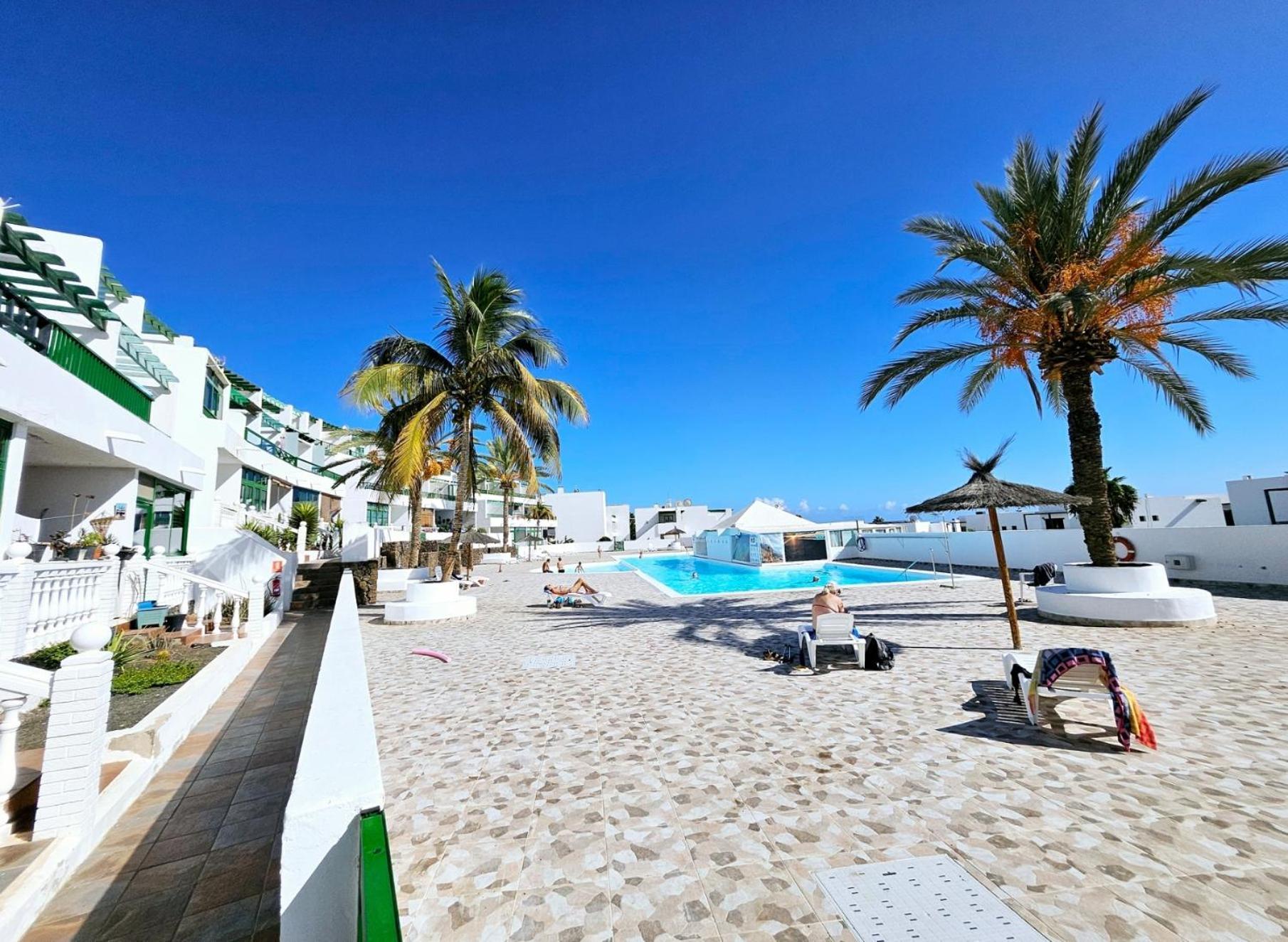Azul Tuscan Playa Y Piscina Costa Teguise Esterno foto