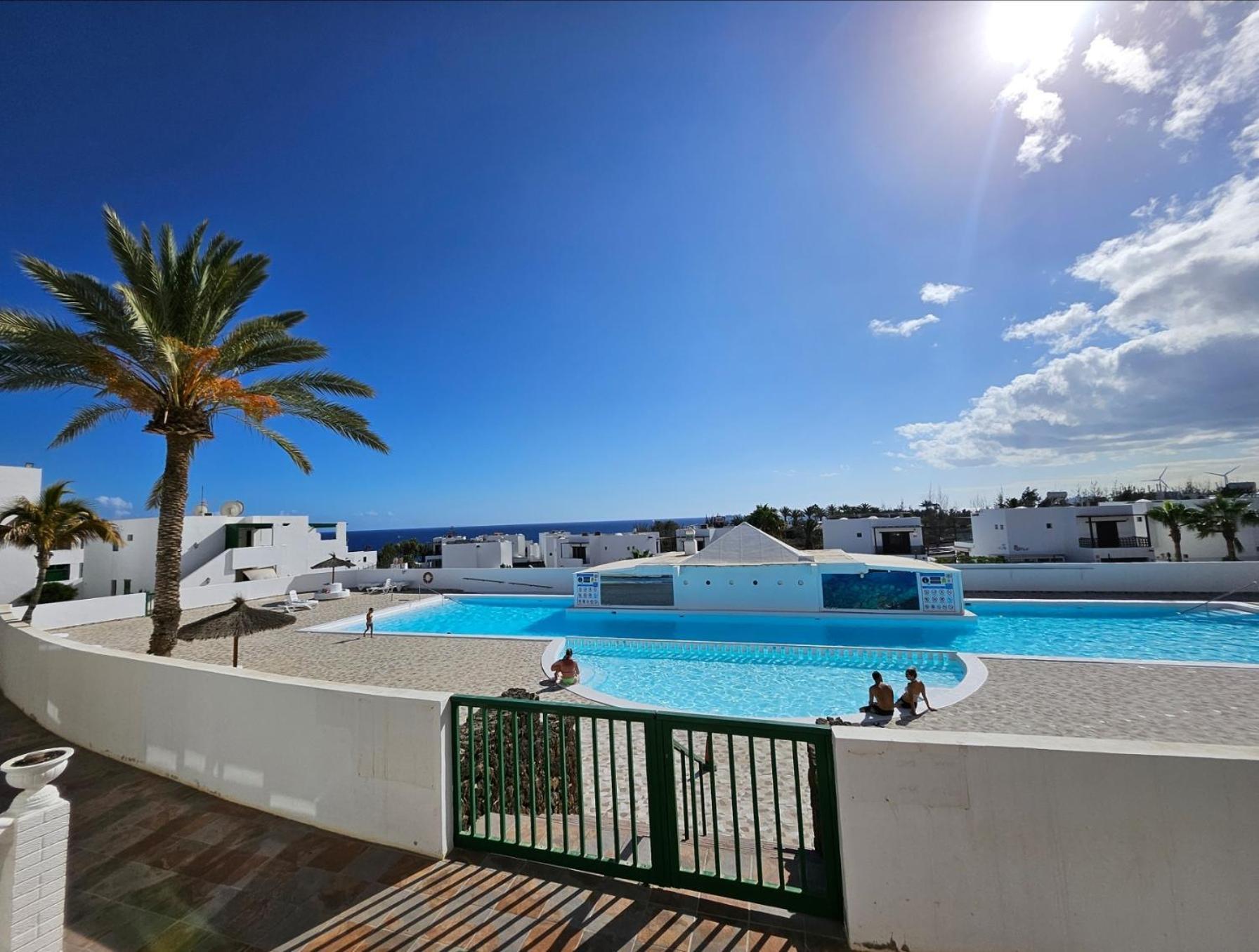 Azul Tuscan Playa Y Piscina Costa Teguise Esterno foto