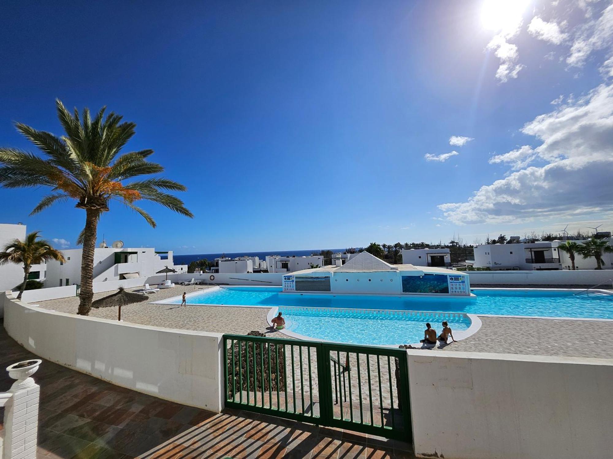 Azul Tuscan Playa Y Piscina Costa Teguise Esterno foto