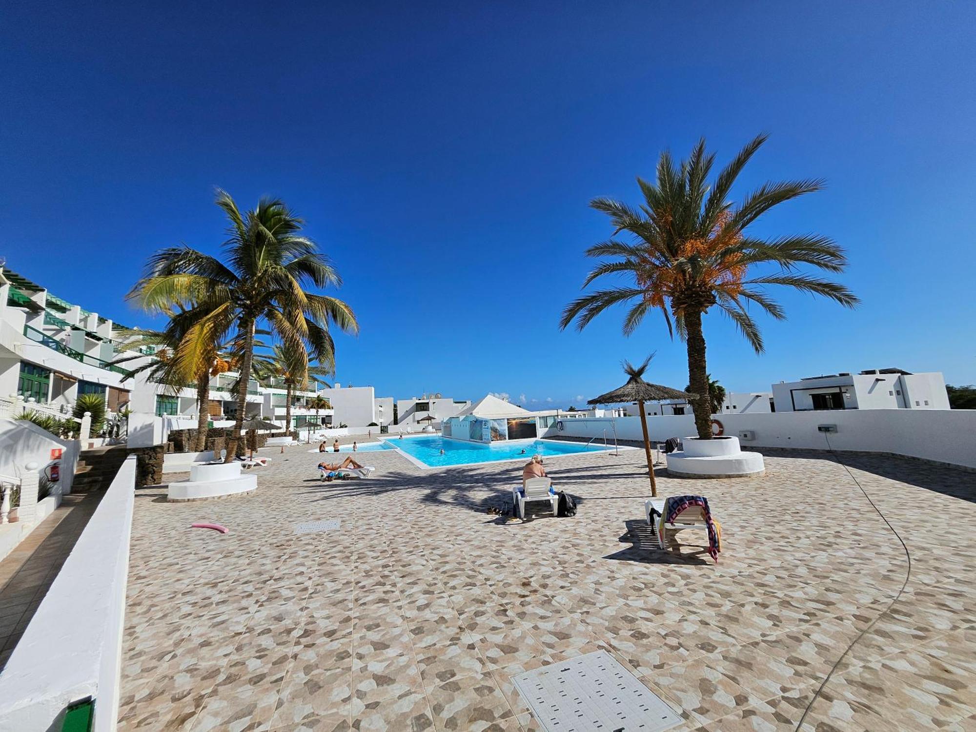 Azul Tuscan Playa Y Piscina Costa Teguise Esterno foto